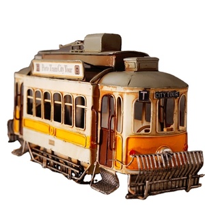 Modelos de <span class=keywords><strong>tranvía</strong></span> de juguete urbano de hojalata Vintage hechos a mano, artefactos metálicos automotrices con Grabado Moderno para decoración del hogar, recuerdos turísticos - Product Image 1