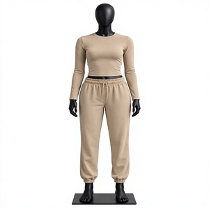 Ensemble de détente 2 pièces beige pour femme : haut à manches longues col rond et pantalon de jogging - Product Image 1
