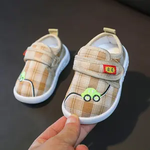 男孩可爱的婴儿婴儿蹒跚学步鞋卡通防滑运动鞋zapatos de bebe para ninos pequenos