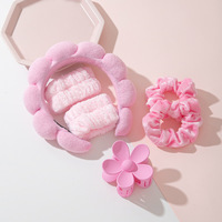 Lot de 6 accessoires capillaires et de poignet en plastique, style 'Explosions Cloud', comprenant : bandeau, attache-fleur, pince à cheveux, anneau à cheveux 'Colon', et ensemble de lavage fait main, au design 'Sweet'.