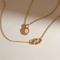 Collier pendentif triangulaire à deux pierres en forme de larme en acier inoxydable plaqué or 18 carats J&D, hypoallergénique, élégant, bijoux pour femmes