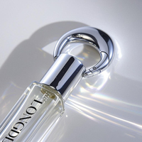 Articles décoratifs avec logo personnalisable, flacons de parfum en verre vides carrés de 10 ml, 20 ml, 30 ml, porte-clés pour femmes, durables