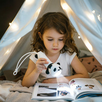 Mini lampe torche LED portable en silicone pour extérieur, personnalisable, avec porte-clés pour bébé, puissante, en forme d'animal, rechargeable par USB pour enfants