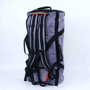 Sac à dos et sac de voyage convertible en PVC résistant à l'eau, léger et robuste, fermeture à glissière, capacité 56-77L, écologique - Product Image 3