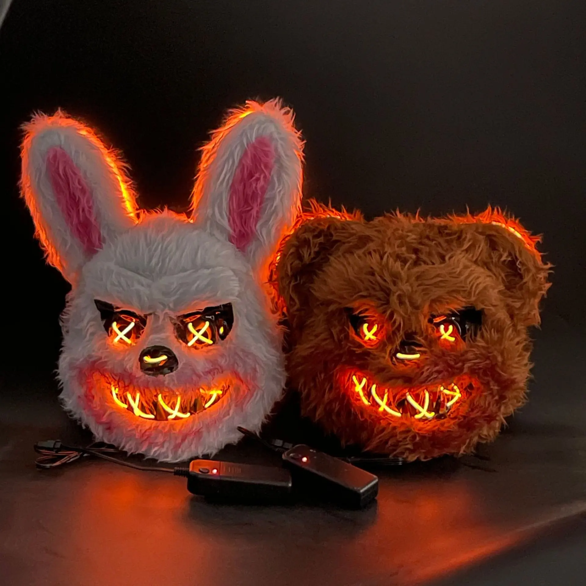 2024 Halloween Scary Halloween Mask Bloody Killer Rabbit con máscara LED Teddy Bear Halloween Plush Cosplay Horror Mask