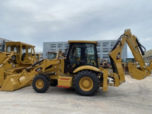 รถตักล้อยาง CAT 420F รุ่นใหม่ อุปกรณ์อเนกประสงค์ที่แข็งแกร่งสำหรับงานก่อสร้าง งานเทศบาล และงานวิศวกรรมถนน - Product Image 1