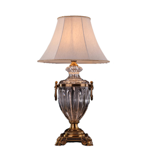 Đèn Bàn Cổ Điển Pha Lê Bằng Đồng Thau Chổi Pha Lê Đèn Chụp Đèn Bằng Vải Pha Lê Có Đèn LED Trắng Tắt OEM ODM Dịch Vụ Tiêu Chuẩn Đồng - Product Image 1