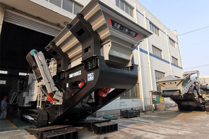 <span class=keywords><strong>Shanghai</strong></span> DM Hydraulischer mobiler Prall brecher Ketten kalkstein Granit Steinerz zerkleinerung maschine Zahnrad-Blass tab brecher für Stein - Product Image 3