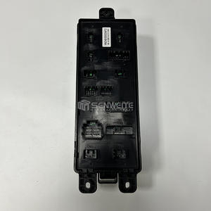 Boîtier de fusibles Senwitt YN24E00036F1 pour pièces d'excavatrice Komatsu - Product Image 1