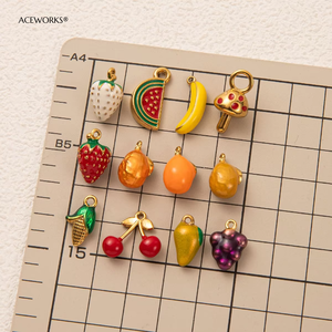 Desfile de Frutas |   Colgante de Acero Inoxidable con Baño de Oro PVD de 18K y Esmalte para Fabricación de Joyas |   Duradero, Impermeable e Hipoalergénico - Product Image 6
