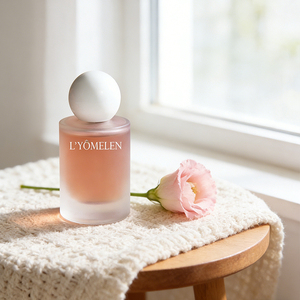 Colección de Marca Privada, Perfume en Aerosol Ecológico con Aroma Floral y Frutal, Eau de Parfum Blanco Lechoso de Larga Duración - Product Image 2