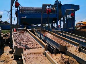 Yüksek verimli taşınabilir altın kurtarma ekipmanları nehir alüvyon madencilik çekirdek Motor PLC için özelleştirilmiş mobil altın yıkama tesisi - Product Image 3