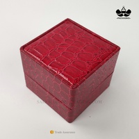 Petite boîte à bagues d'emballage cadeau de bijoux recouverte de cuir artificiel de crocodile marron personnalisée