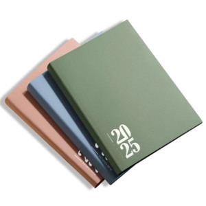 <span class=keywords><strong>2025</strong></span> máy tính xách tay tiếng Anh hàng ngày kế hoạch A5 đầy màu sắc bên trong các trang tùy chỉnh chương trình nghị sự PU da trường kinh doanh Tạp Chí hàng ngày Nhật Ký - Product Image 1