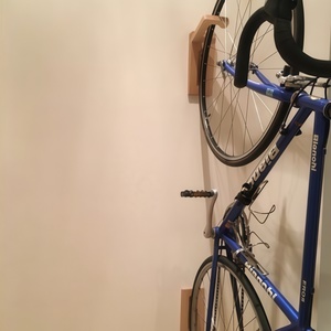 Étagère murale multifonctionnelle réglable en bois moderne, idéale comme cadeau pour les <span class=keywords><strong>cyclistes</strong></span> et pour les salons - Product Image 3