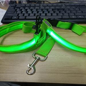 Correa de perro de nailon sólido acolchado luminoso <span class=keywords><strong>LED</strong></span> con correa de tracción de luz de flash recargable por USB-Venta al por mayor - Product Image 6
