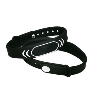 Mini nfc215 kiểm soát truy cập thẻ có thể điều chỉnh <span class=keywords><strong>Silicone</strong></span> dây đeo cổ tay 13.56MHz <span class=keywords><strong>RF</strong></span> Mini Tag cho khách sạn kinh doanh thành viên RFID - Product Image 2