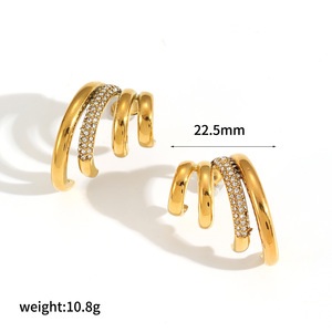 Pendientes Geométricos de Diamantes en Oro de 18k, Corte Baguette, Diseño de Gancho Curvo, Joyería Exclusiva de Alta Gama para Uso Diario - Product Image 5
