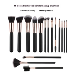 Juego <span class=keywords><strong>de</strong></span> brochas <span class=keywords><strong>de</strong></span> maquillaje con un solo mango <span class=keywords><strong>de</strong></span> madera al por mayor, brocha para contorno <span class=keywords><strong>corrector</strong></span> <span class=keywords><strong>de</strong></span> base en polvo suelto suave, sombra <span class=keywords><strong>de</strong></span> ojos, bálsamo labial - Product Image 1
