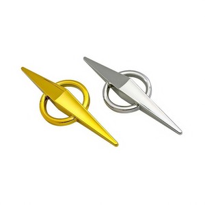 Broche en forme de diamant plaquée or en plastique, accessoire de mode unisexe pour la décoration de canapé et de tête de lit, collection Printemps 2025 - Product Image 3