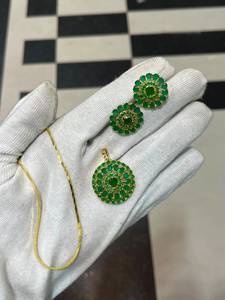 Ensemble de pendentifs en perles Jaipuri plaqués or de créateur |   Bijoux ethniques indiens pour femmes |   Fabricant en gros - Product Image 4