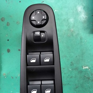 สวิตช์ยกกระจกเปอโยต์ 96788281ZD-03 แบบไฟฟ้า สำหรับเปลี่ยนซ่อม - Product Image 4