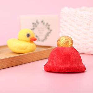 Venta al por mayor OEM de fábrica, marca privada, serie navideña, baño orgánico con gorro navideño adorable, regalo clásico de Navidad, caja de regalo con sal efervescente. - Product Image 2