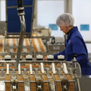 Usado de segunda mano/Pequeño depositador de galletas máquina para hacer hojaldre máquina automática para cortar galletas - Product Image 1