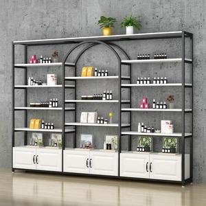 Estantes Cosméticos de Diseño Moderno en Dorado, Exhibidores para Tiendas de Cosméticos con Gabinete, Personalizables con Logotipo y Tamaño - Product Image 3
