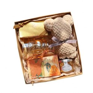 Cesta de Regalo para Damas de Honor OEM/ODM, Set de Spa para Mujer, Caja de Autocuidado con Bombas de Baño, Osito Perfumado, Toalla, Velas y Taza al por Mayor - Product Image 1