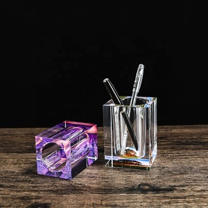 Portapenne personalizzato in cristallo per regali da ufficio - Product Image 4