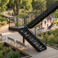 Escalier flottant en acier galvanisé avec garde-corps en verre pour terrasse de villa moderne, design écologique pour escaliers de condos résidentiels