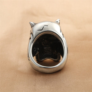 Bague Crâne en Acier Titane avec Œil Rouge et Incrustation Dorée, Bijou Punk pour Homme, Cadeau Style Rétro, Design Géométrique - Product Image 2