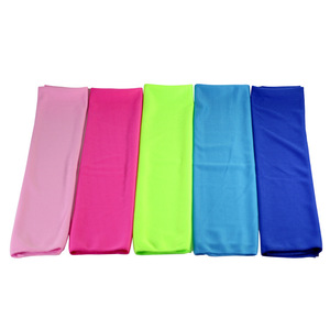 Serviette rafraîchissante Xinshang 30x70 cm en rouleau, absorbante, pour le sport et le visage - Product Image 4