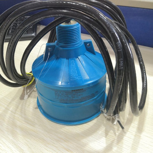 Siemens Echomax <b>XPS</b>-<b>15</b> Ultrasonic Level Sensor 7ML1118-1BA30 <b>15</b> Meter Detection Range Liquid Level Measurement - Product Image 1