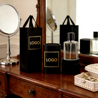 Flacon de parfum plat en verre de 30 ml avec pulvérisateur, finition givrée, impression sur écran, emballage en boîte en papier, design rechargeable, diffuseur à bâtonnets
