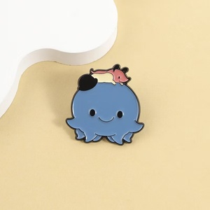 Broches fantaisie en émail motif monstre bleu, épingles de dessin animé mignonnes, accessoires en métal en forme de souris et de pieuvre, badges de vente en gros - Product Image 3