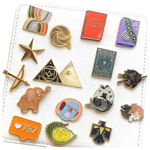 工場カスタム格安ソフトエナメルピン金属亜鉛合金金メッキラペルピンブローチバッジ - Product Image 1