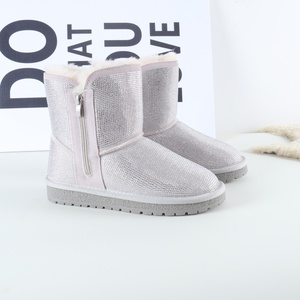 Bottes de neige ornées de paillettes pour femmes - Bottines à paillettes chaudes doublées de polaire, imperméables pour les vacances, le réveillon du Nouvel An et la mode en plein air - Product Image 3