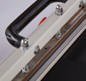 Machine de découpe et de scellage semi-automatique pour film PVC POF pour l'emballage sous film rétractable - Product Image 5