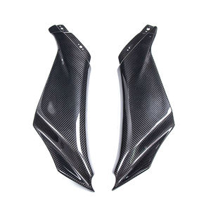 แผงข้างคอนโซลคาร์บอนไฟเบอร์สำหรับ Yamaha YZF-R1 ปี 2020-2025 - Product Image 3