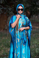 Nouveau modèle bon marché, belle robe décontractée en satin de soie taille libre, robe abaya avec hijab africain simple, robe de plage grande taille