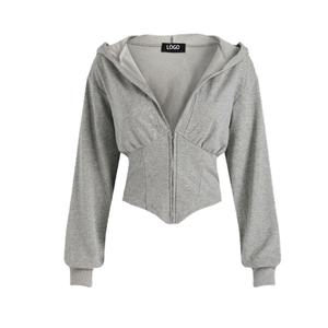 สินค้ามาใหม่ ราคาขายส่ง ผ้าฝ้าย 100% แฟชั่นสไตล์เรโทรลำลอง ทรงเข้ารูป แจ็คเก็ตครอปแบบมีฮู้ดสีเทาล้วน - Product Image 1