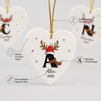 Ornement de Noël en céramique personnalisé en forme de cœur, avec initiales et nom gravés, design renne, décoration de sapin