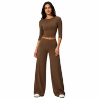 Ensemble de yoga doux et brossé pour femme : haut court à manches longues et pantalon large taille haute extensible pour le fitness et les loisirs