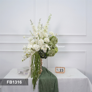Fiori Artificiali Dkb per Centrotavola Matrimoniale, Composizione di Seta Bianca e Verde con Ortensie e Calla, Sfera Floreale Artificiale 50cm - Product Image 2
