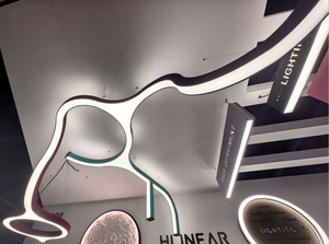 Plafonnier LED RGB commercial <span class=keywords><strong>Aquarius</strong></span>, design ovale créatif, petit modèle en aluminium, DMX512, gradation, télécommande, installation 3D - Product Image 3