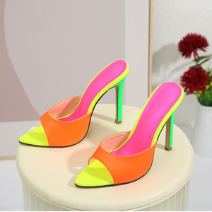 Sandales élégantes à talons hauts pour femme, style mule à bout ouvert, multicolores et tendance - Product Image 4