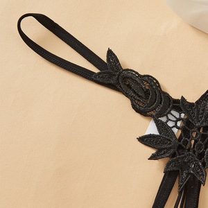 Gargantilla de Encaje Negro para Mujer con Colgante de Perla y Diseño Floral, Accesorio para Fiesta - Product Image 5
