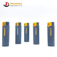 Briquet Rechargeable Électrique à Gaz en Plastique Dongyi 2025 OEM 82mm pour Cigares et Cigarettes avec Logo Personnalisé